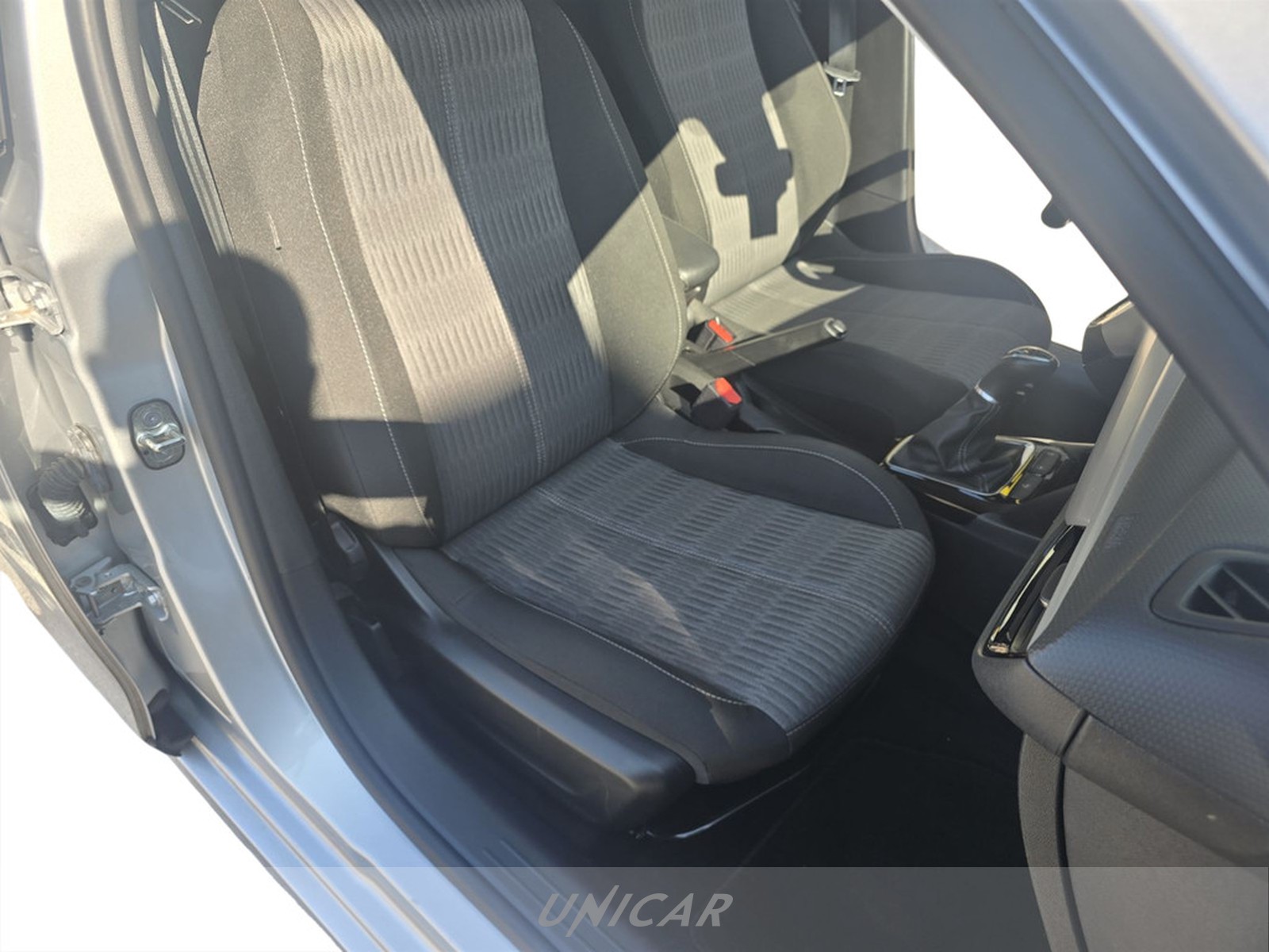UNICAR Opel Corsa