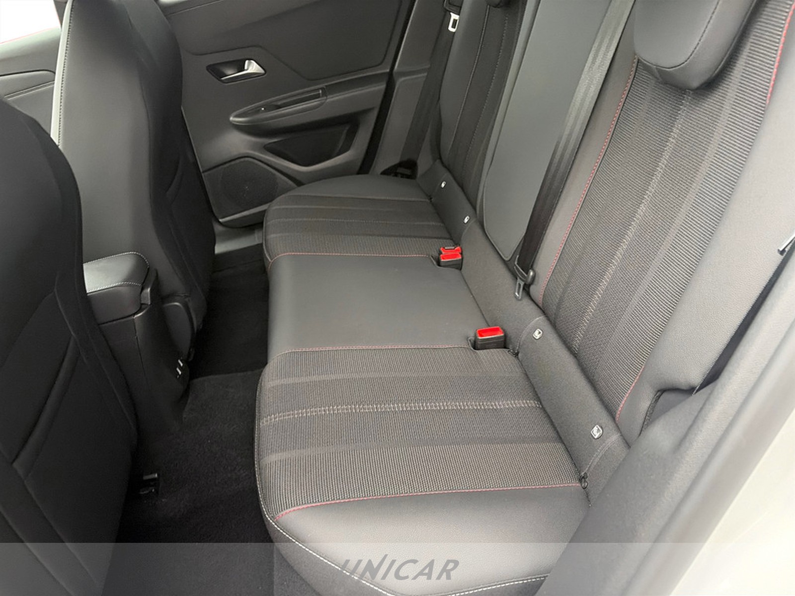UNICAR Opel Mokka