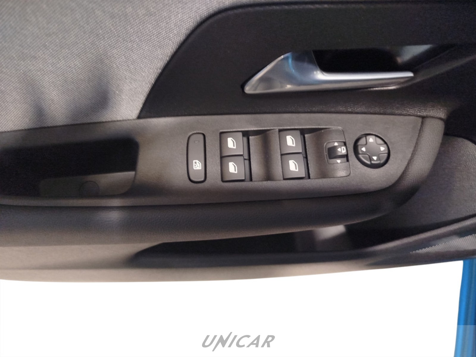 UNICAR Opel Mokka
