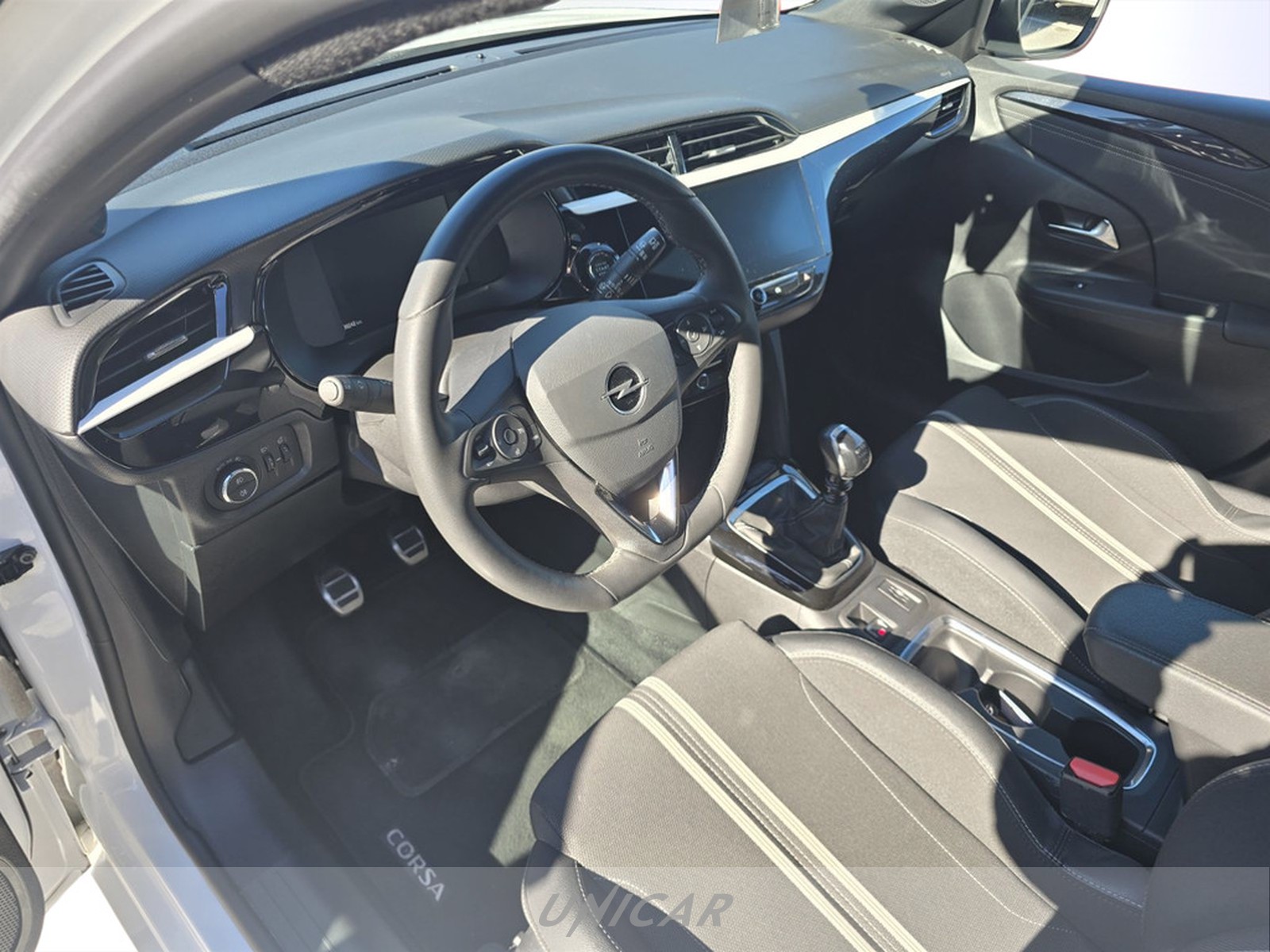 UNICAR Opel Corsa