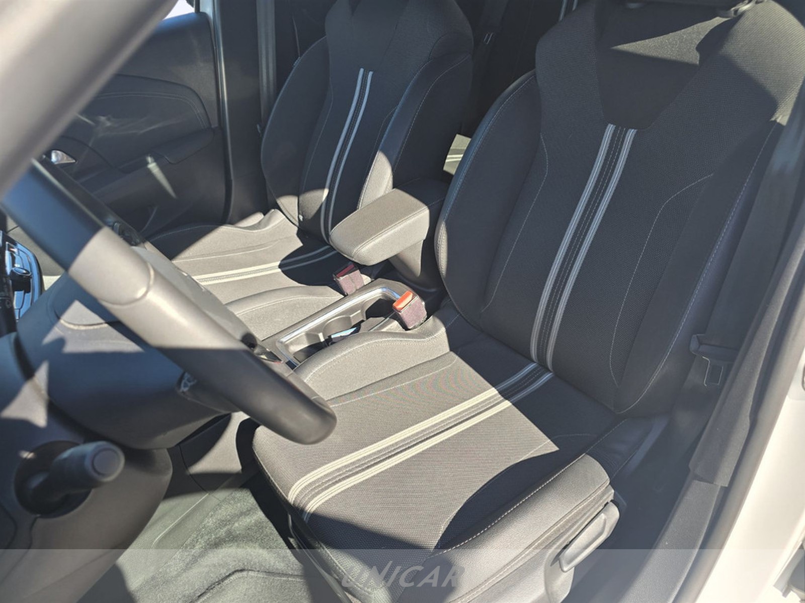 UNICAR Opel Corsa