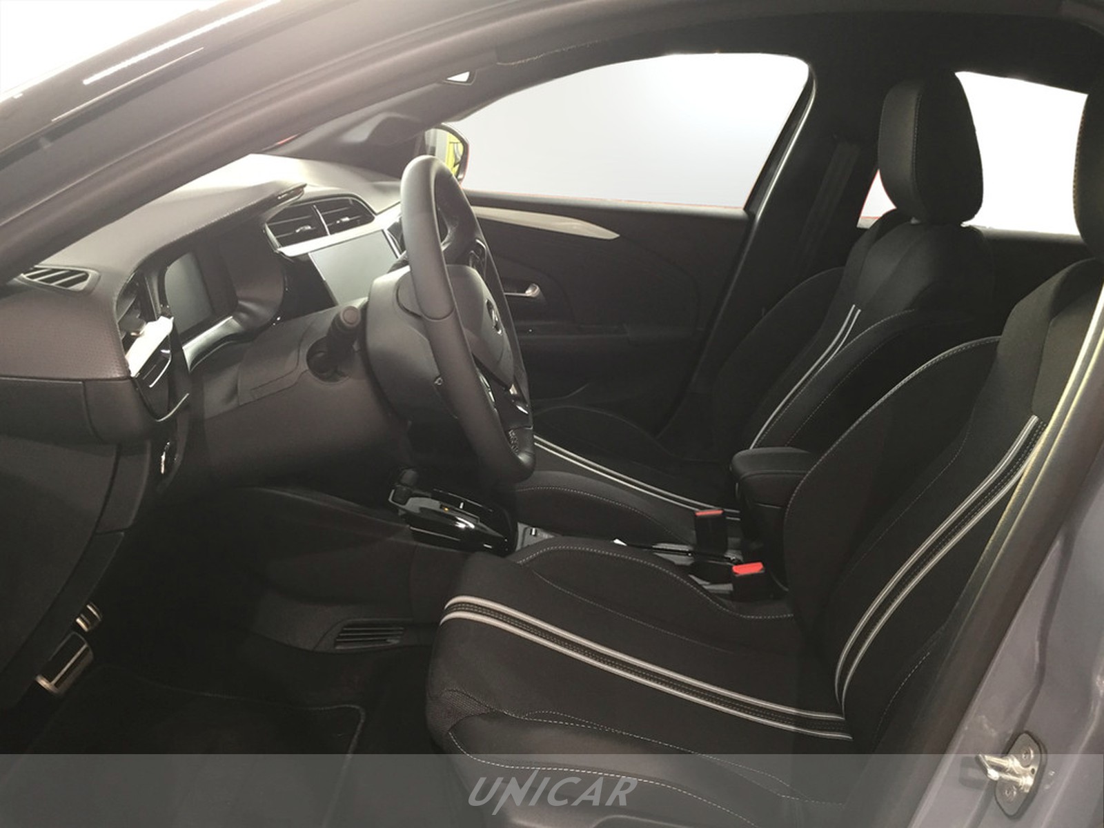 UNICAR Opel Corsa