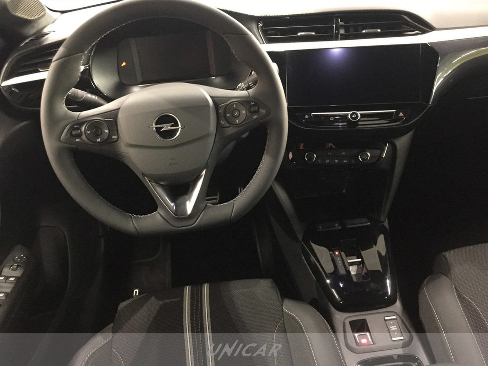 UNICAR Opel Corsa