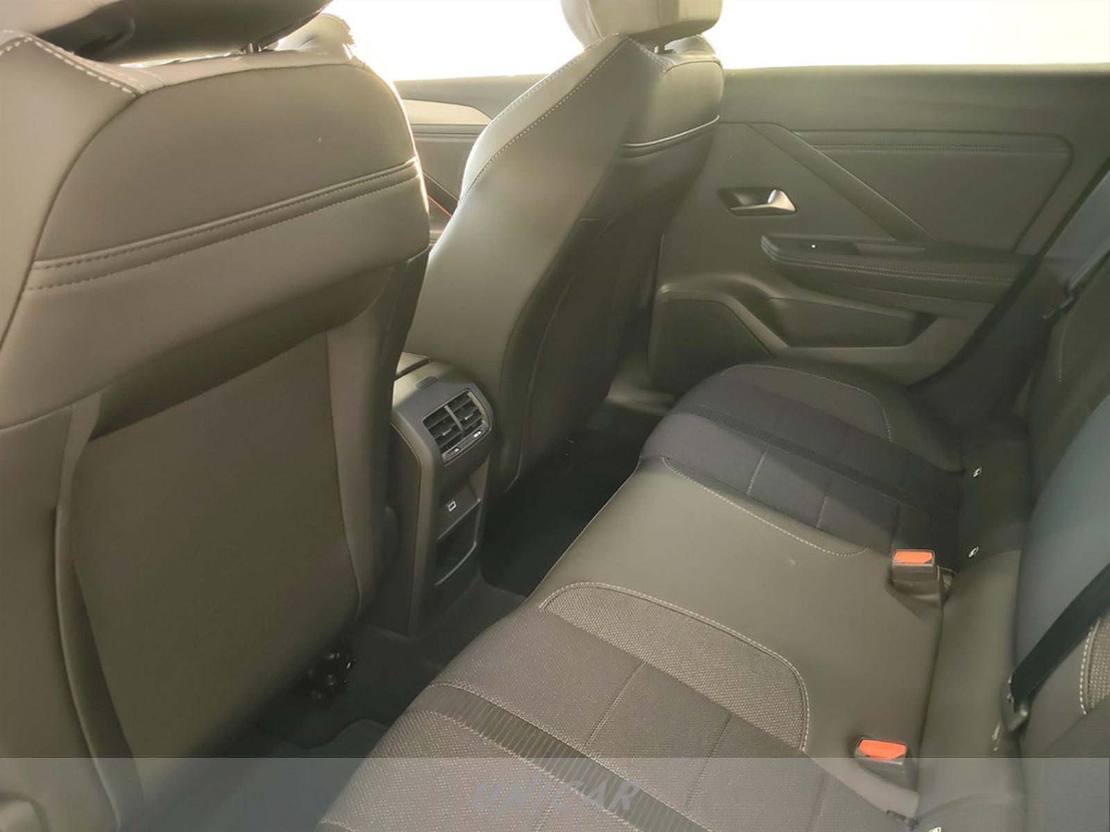 UNICAR Opel Astra