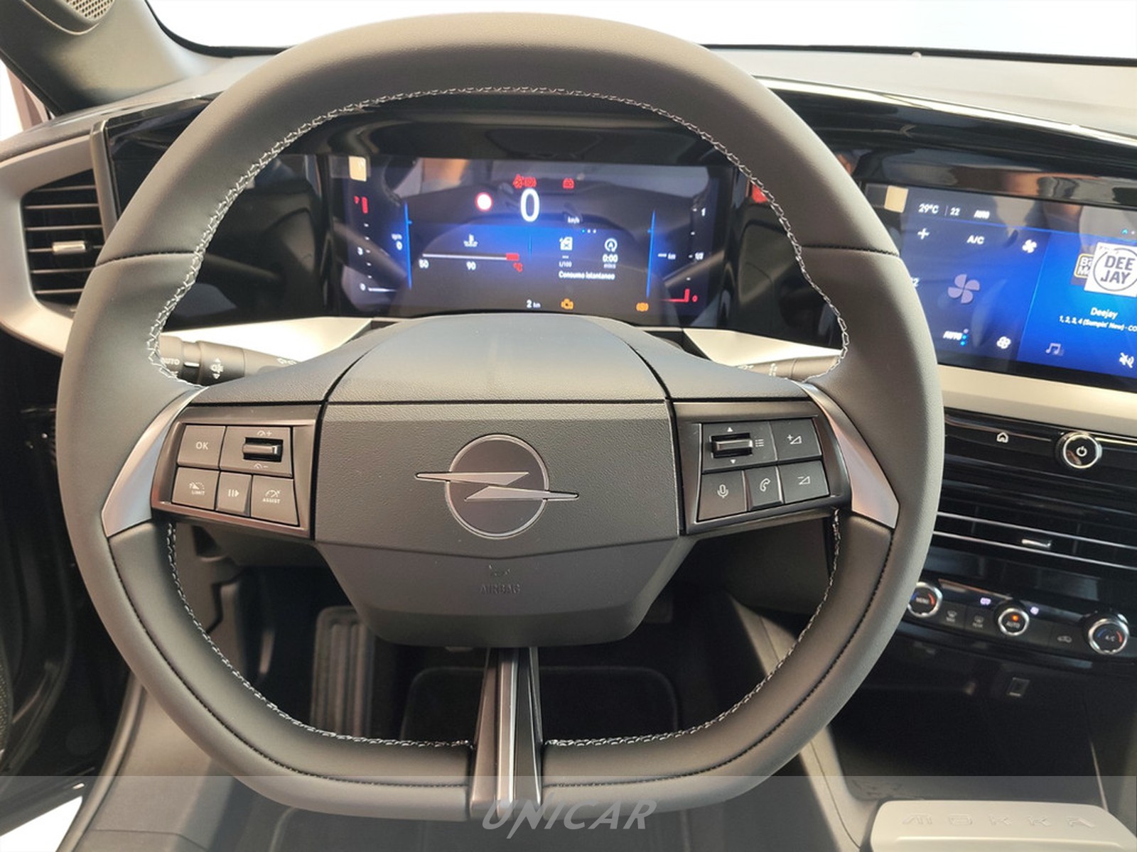 UNICAR Opel Mokka