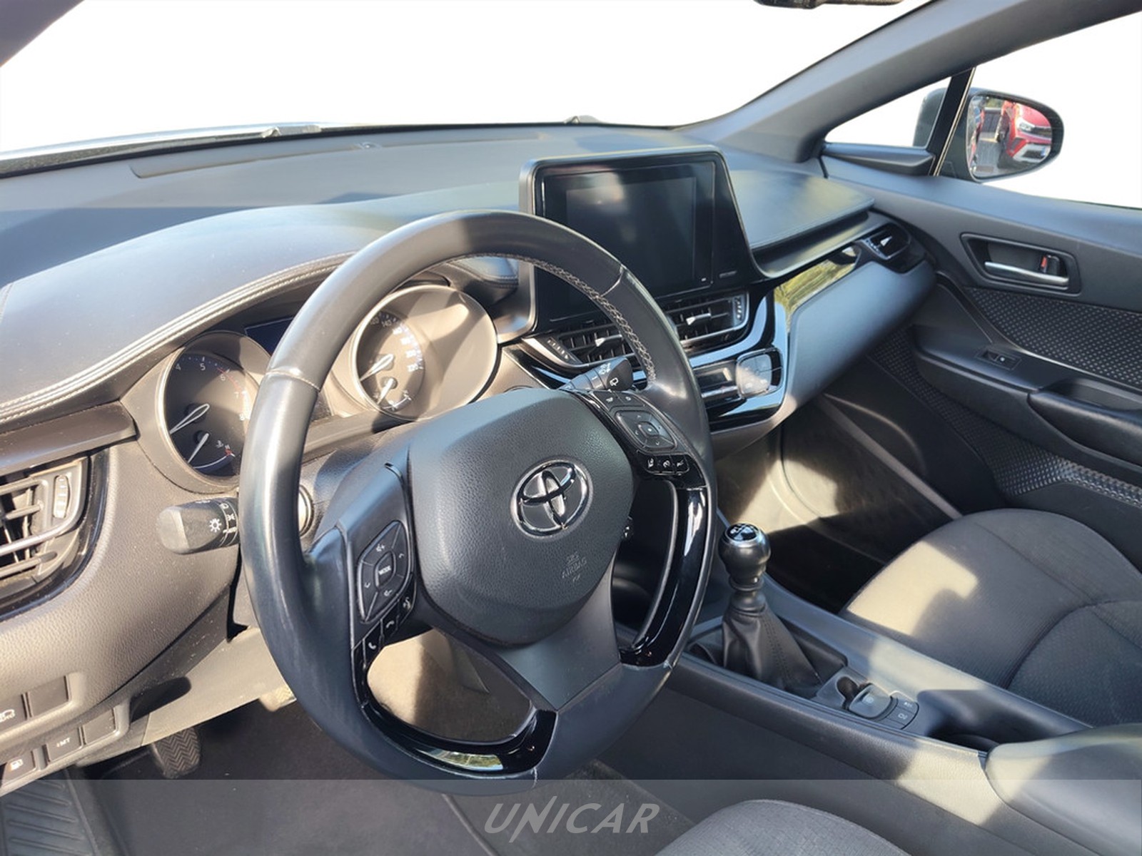 UNICAR Toyota C-HR