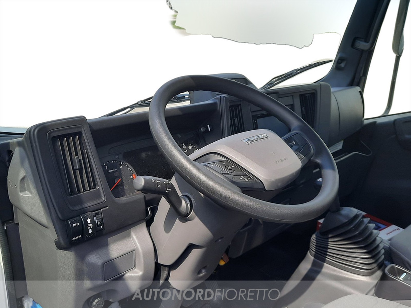 AUTONORD Isuzu M27