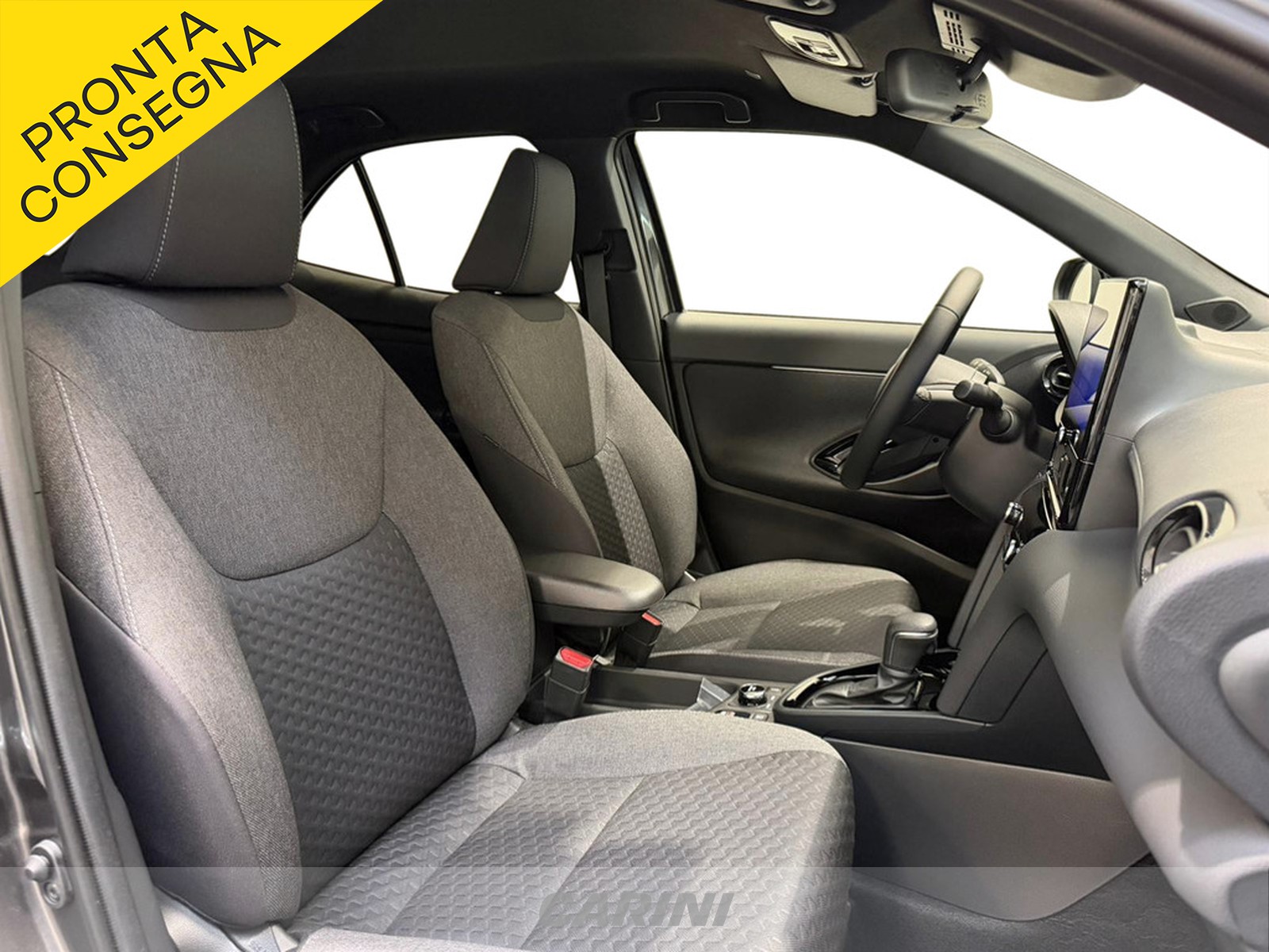 CARINI Toyota yaris cross