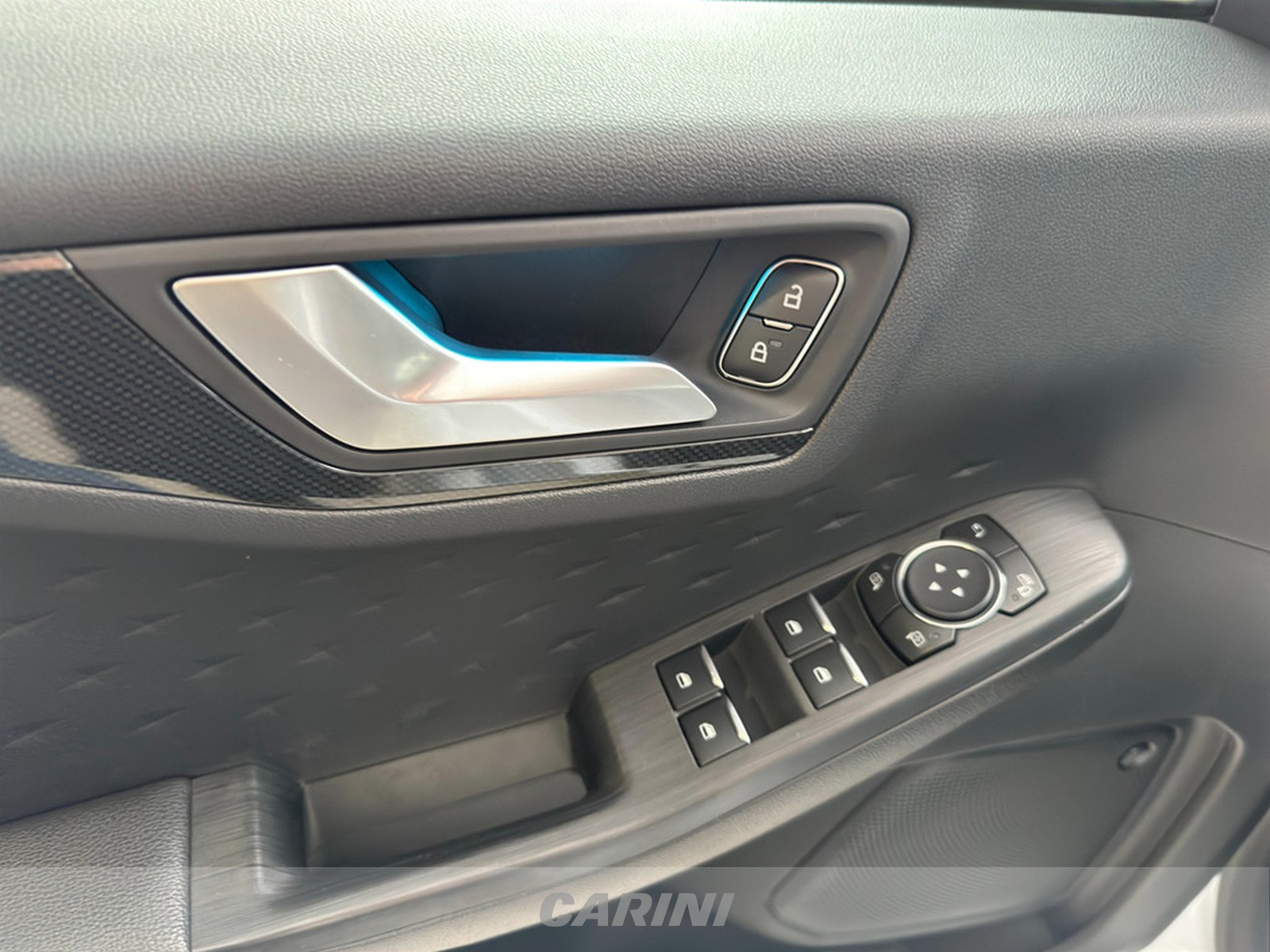 CARINI Ford Kuga