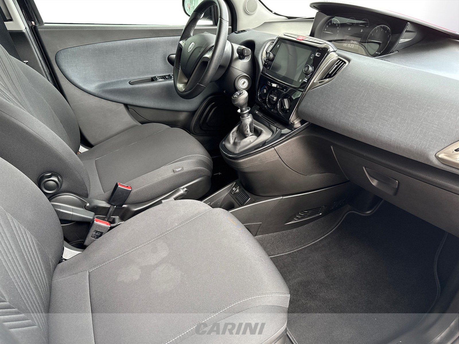 CARINI Lancia Ypsilon