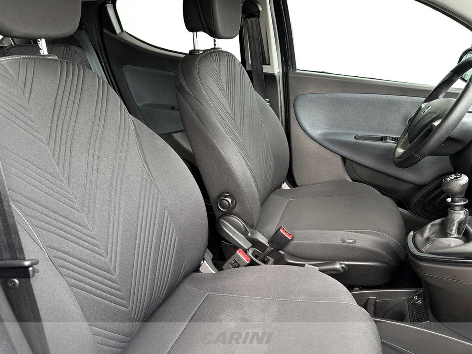 CARINI Lancia Ypsilon