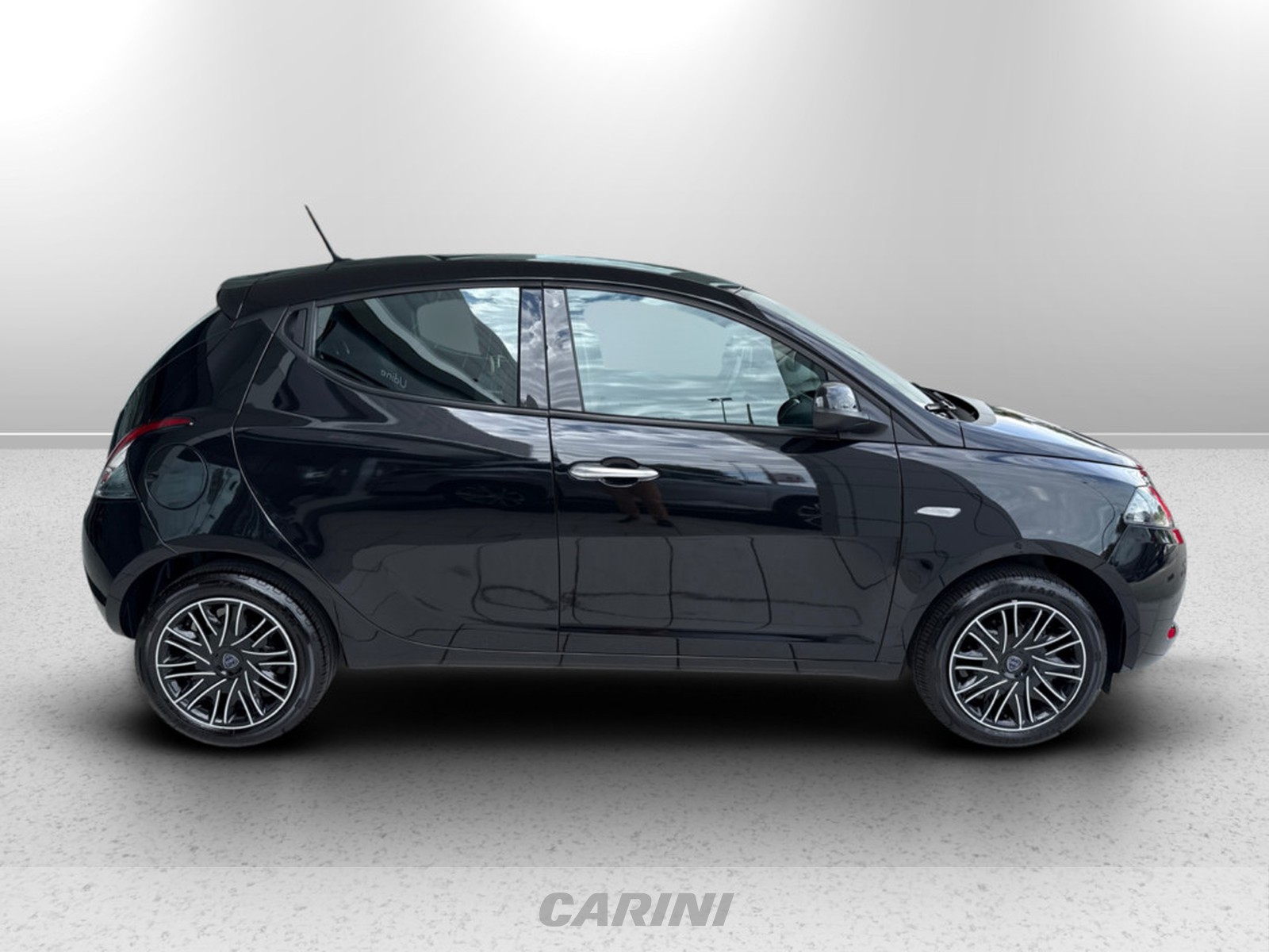 CARINI Lancia Ypsilon