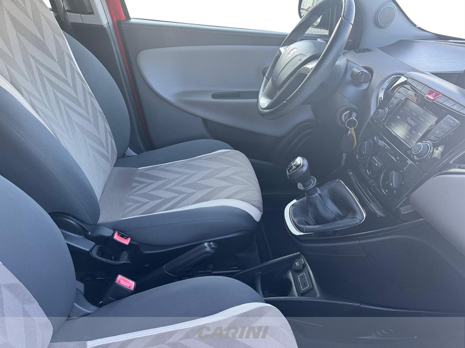 CARINI Lancia Ypsilon