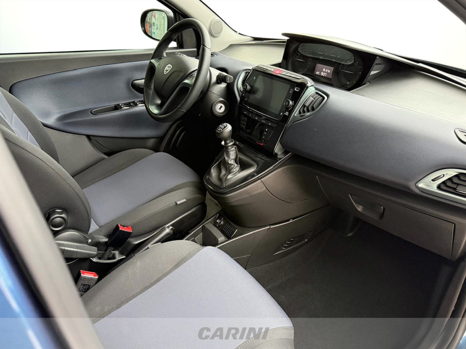 CARINI Lancia Ypsilon