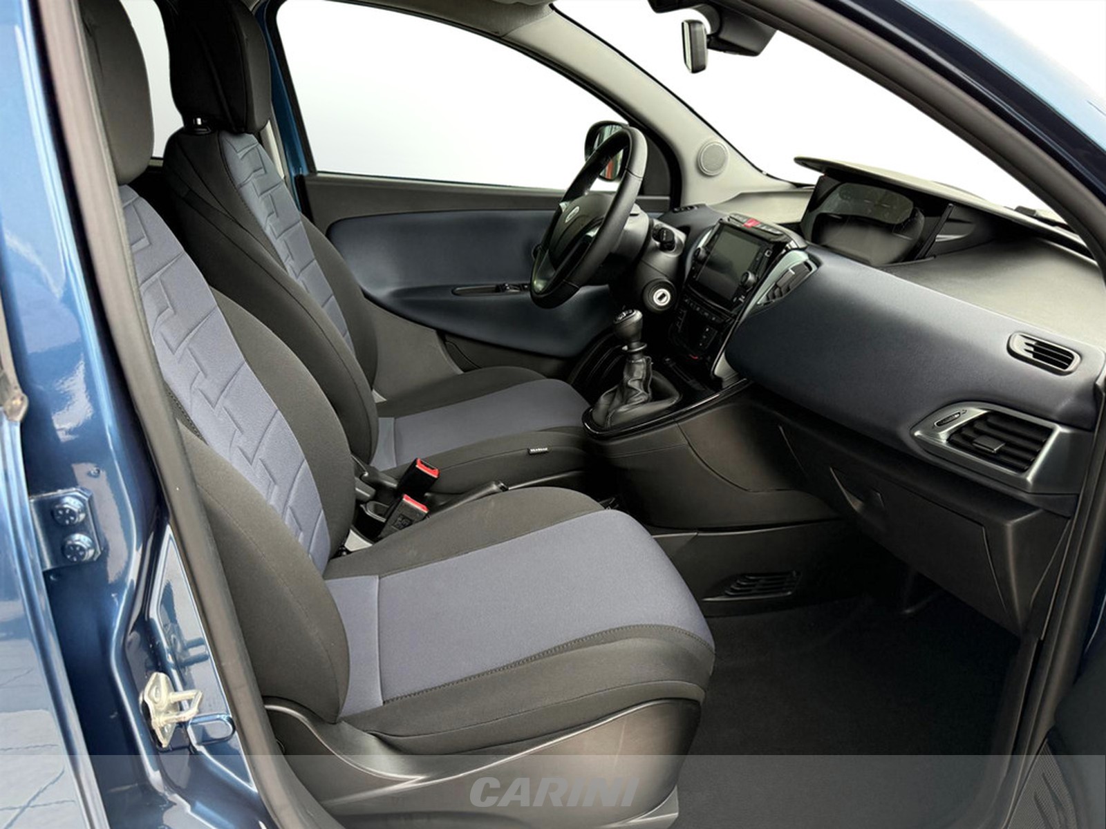 CARINI Lancia Ypsilon