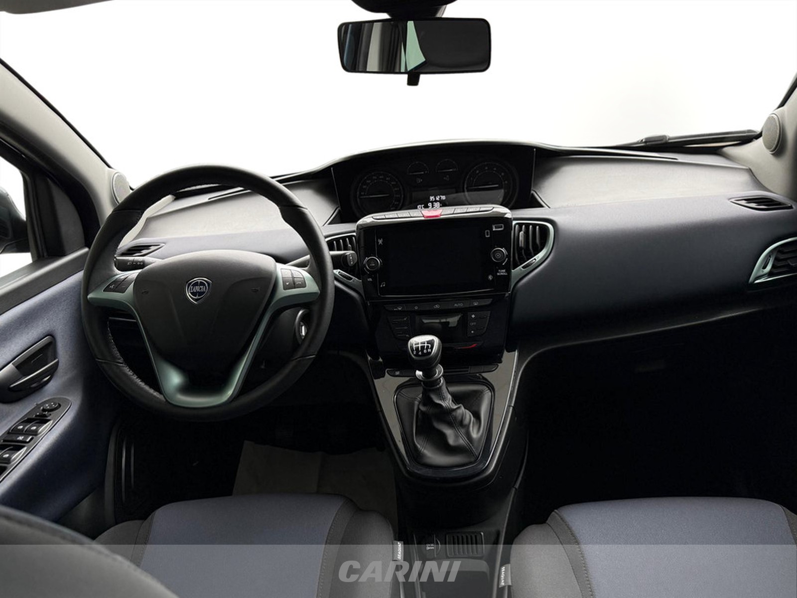 CARINI Lancia Ypsilon