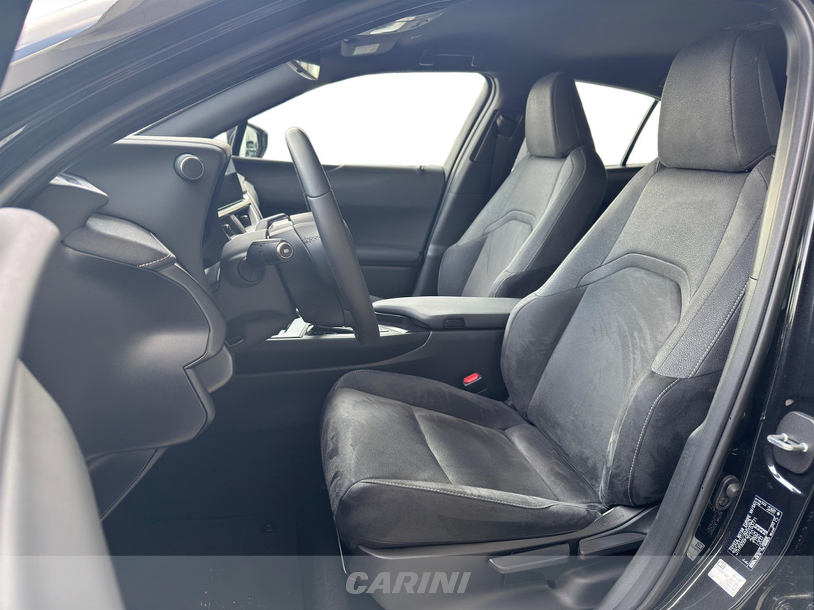 CARINI Lexus UX