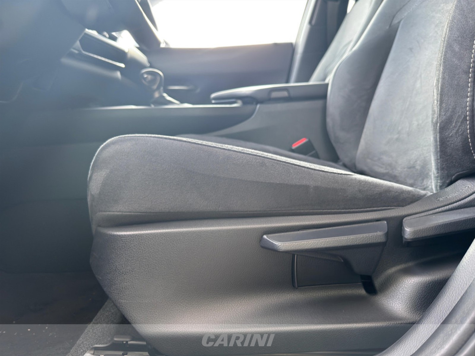CARINI Lexus UX