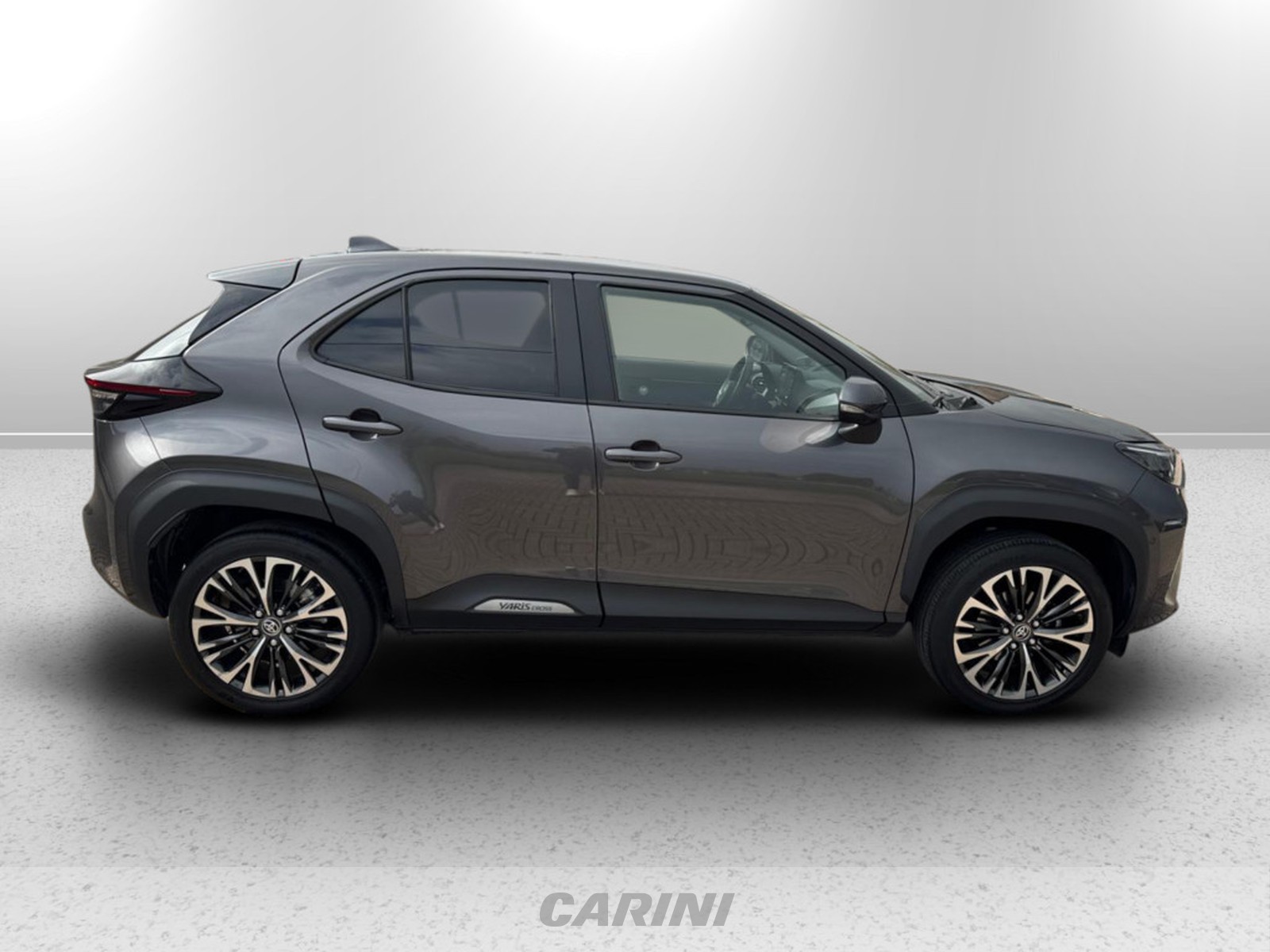 CARINI Toyota yaris cross