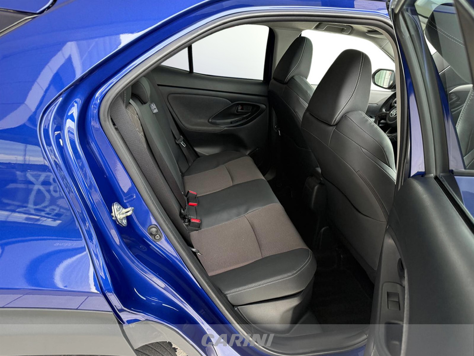 CARINI Toyota yaris cross