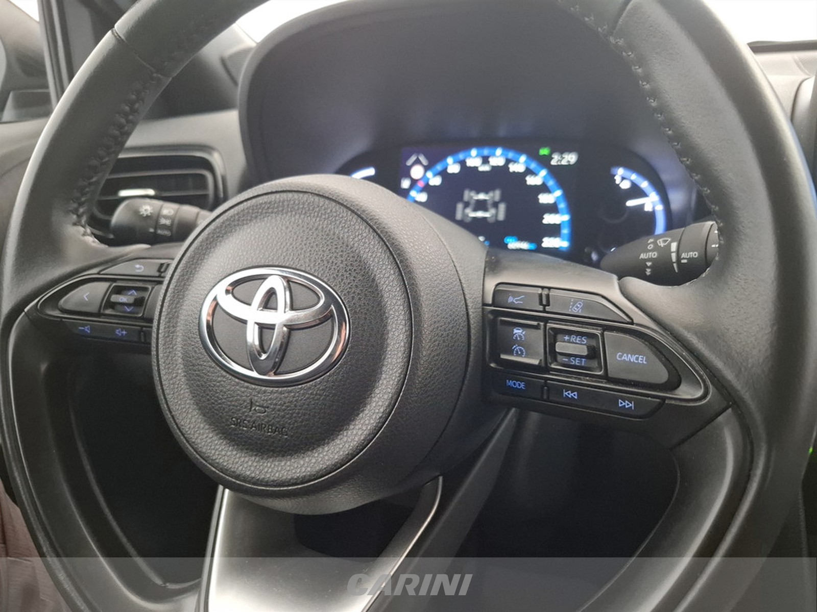 CARINI Toyota yaris cross