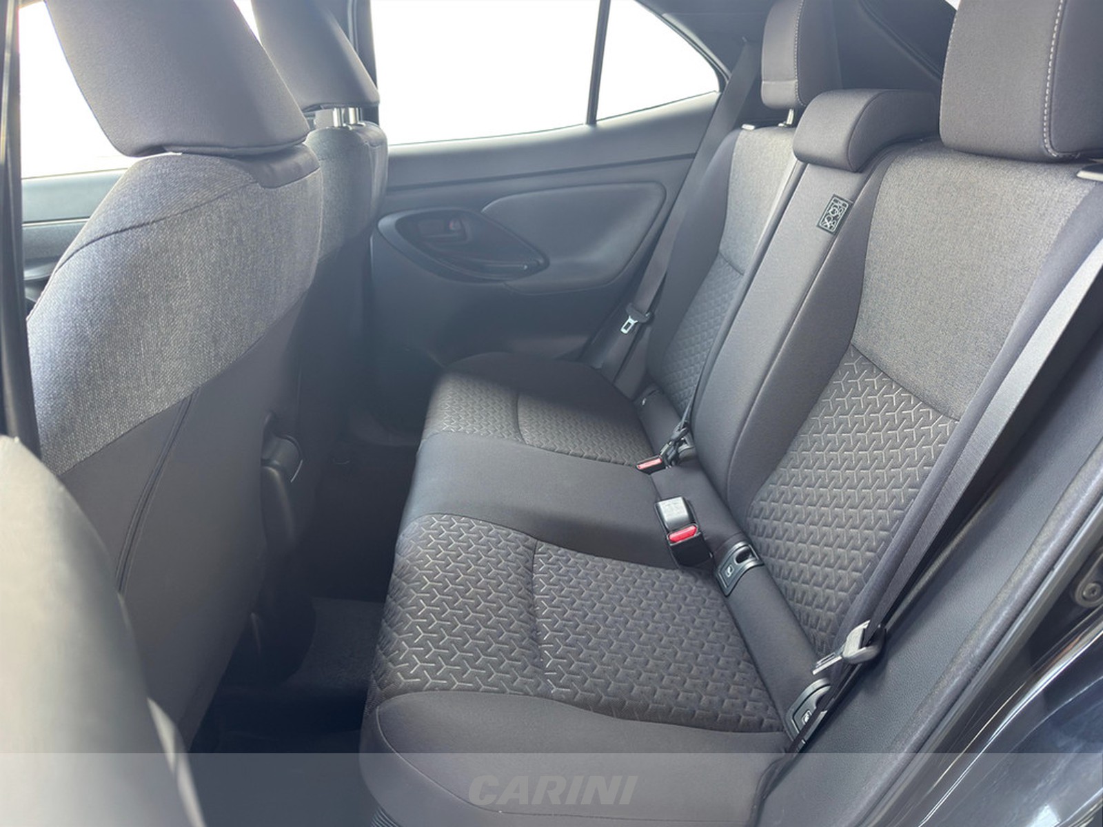 CARINI Toyota yaris cross