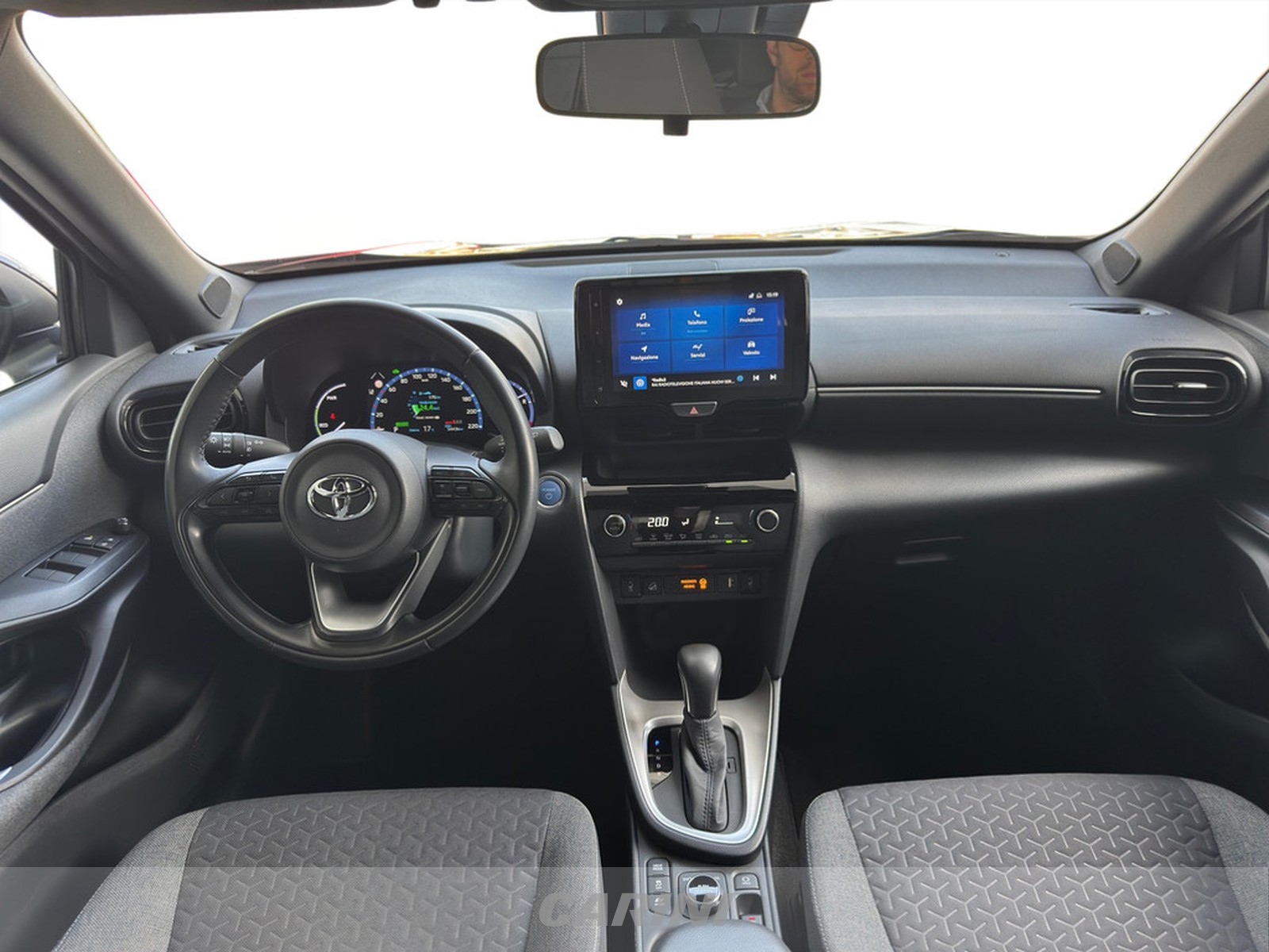 CARINI Toyota yaris cross