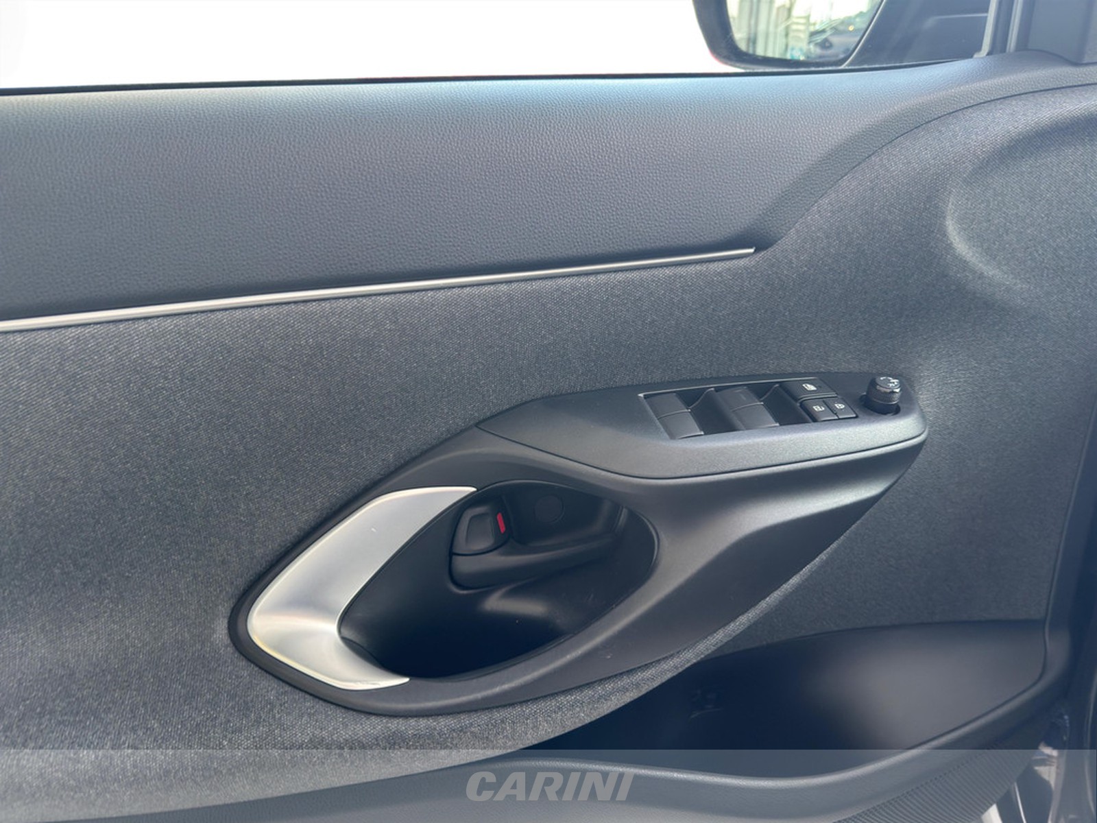 CARINI Toyota yaris cross