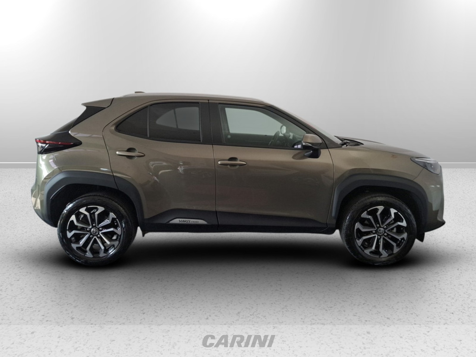 CARINI Toyota yaris cross