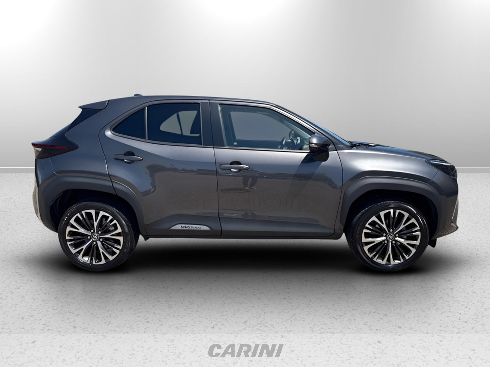 CARINI Toyota yaris cross