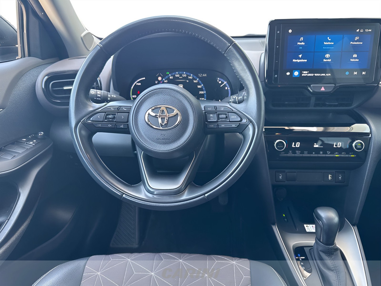 CARINI Toyota yaris cross