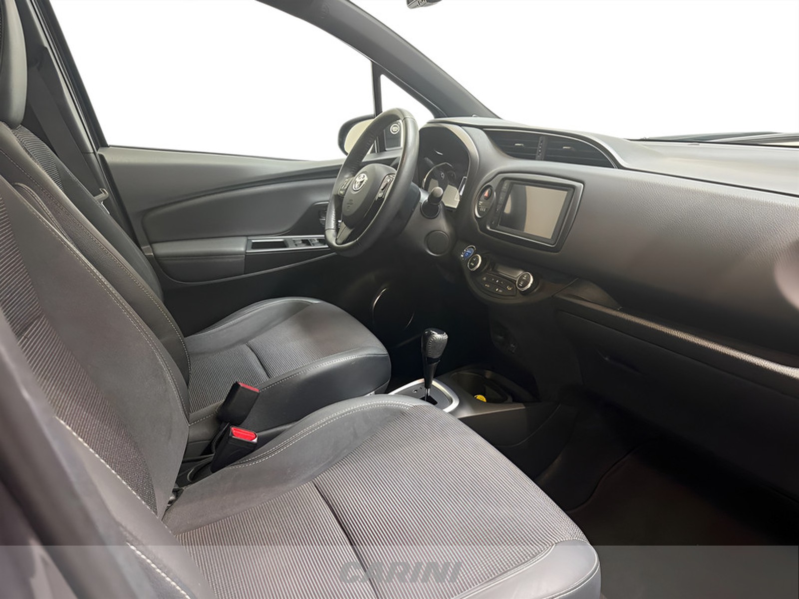 CARINI Toyota Yaris