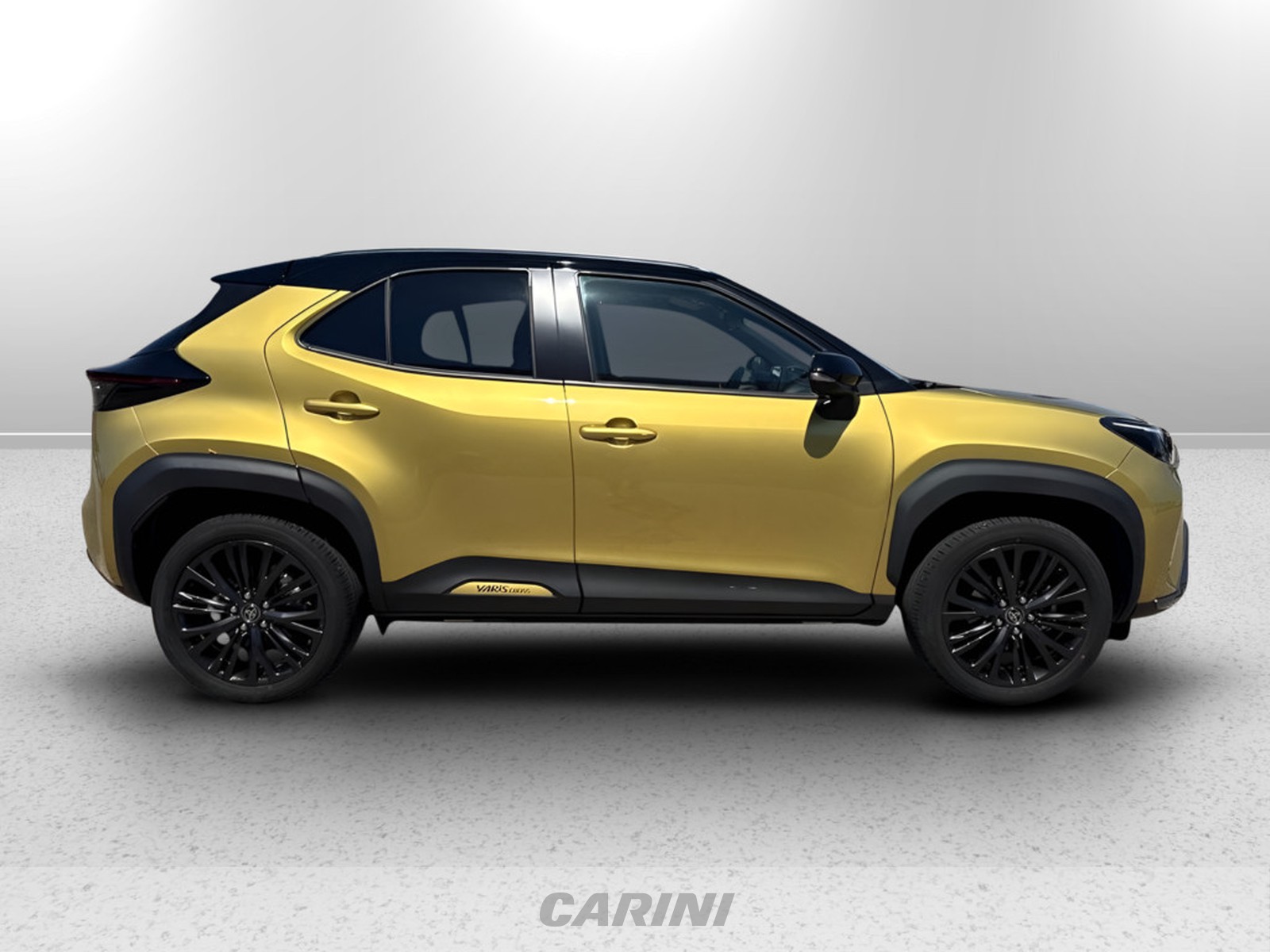 CARINI Toyota yaris cross