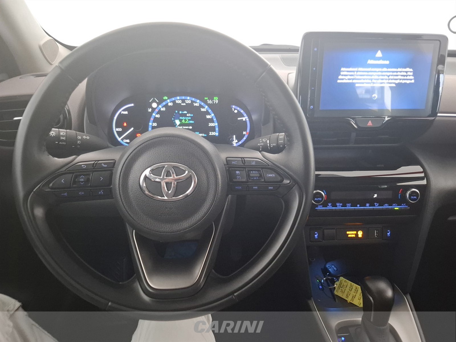 CARINI Toyota yaris cross