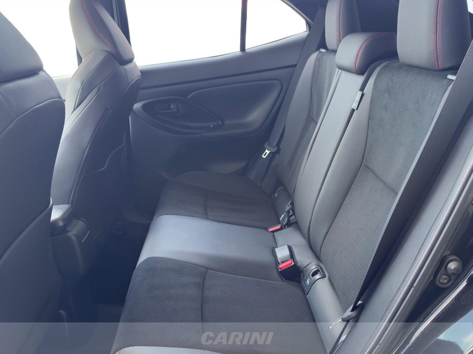 CARINI Toyota yaris cross