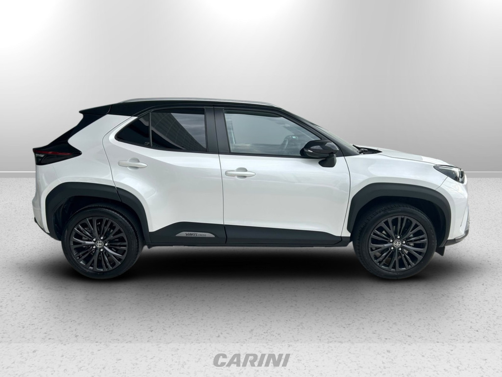 CARINI Toyota yaris cross