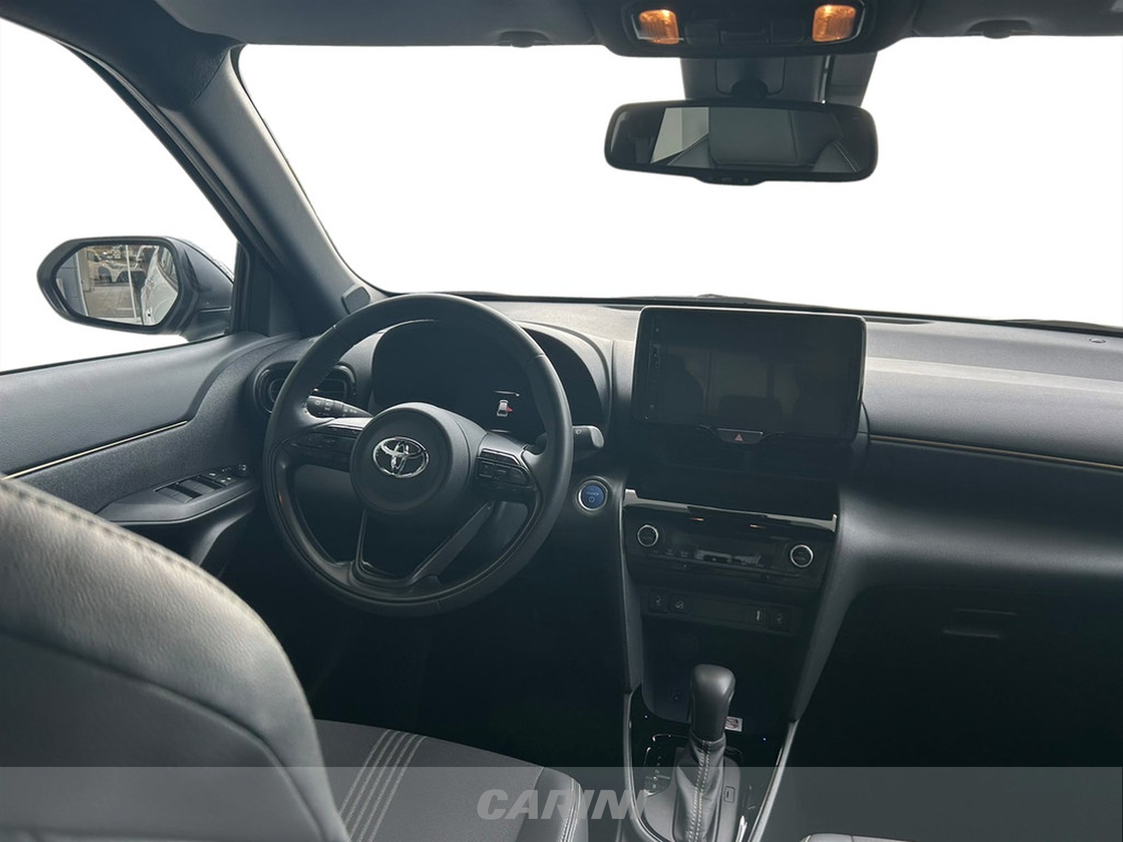 CARINI Toyota yaris cross
