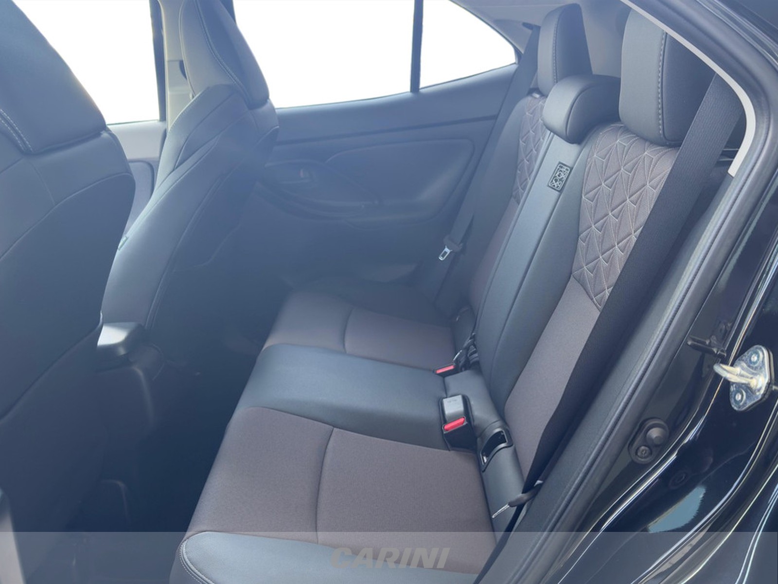CARINI Toyota yaris cross