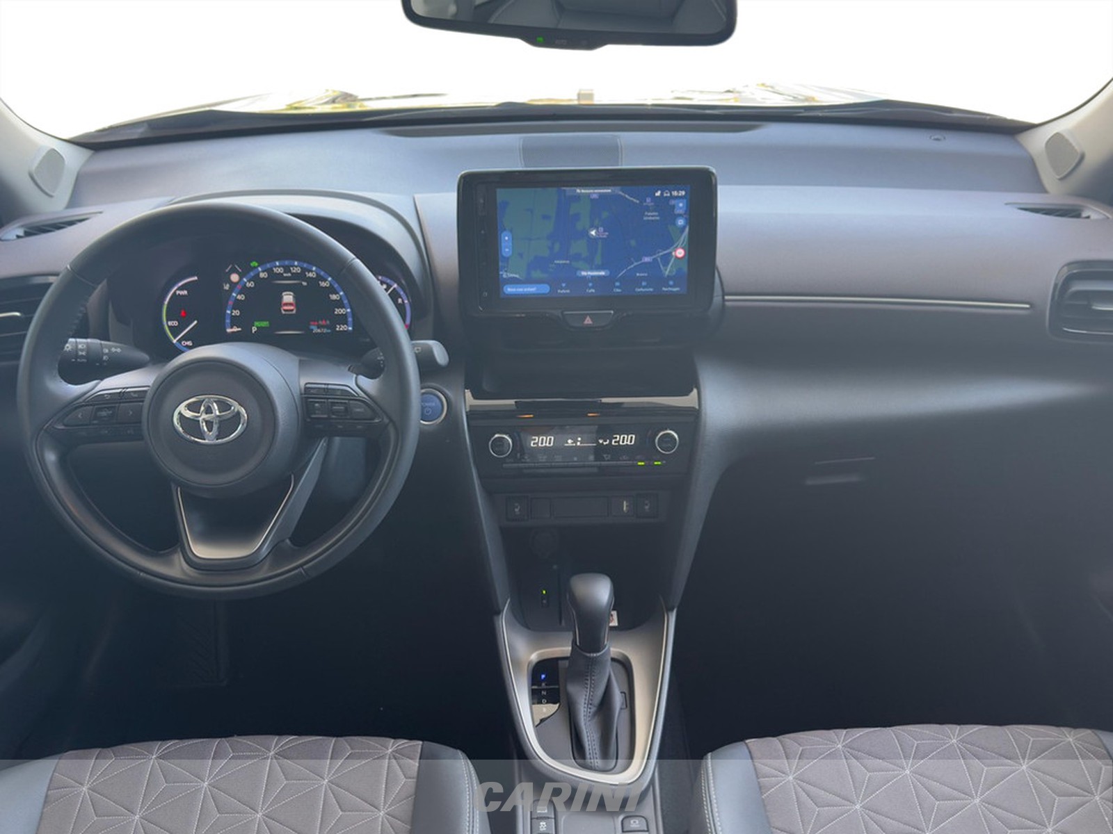 CARINI Toyota yaris cross