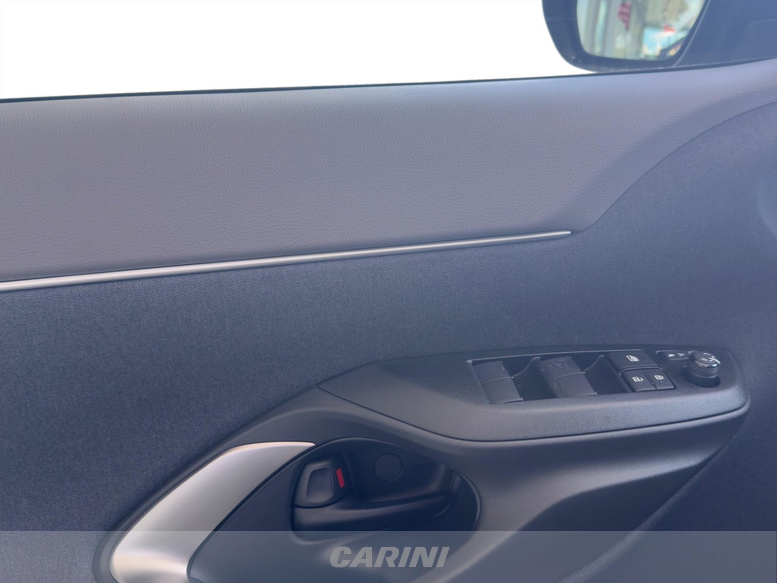 CARINI Toyota yaris cross