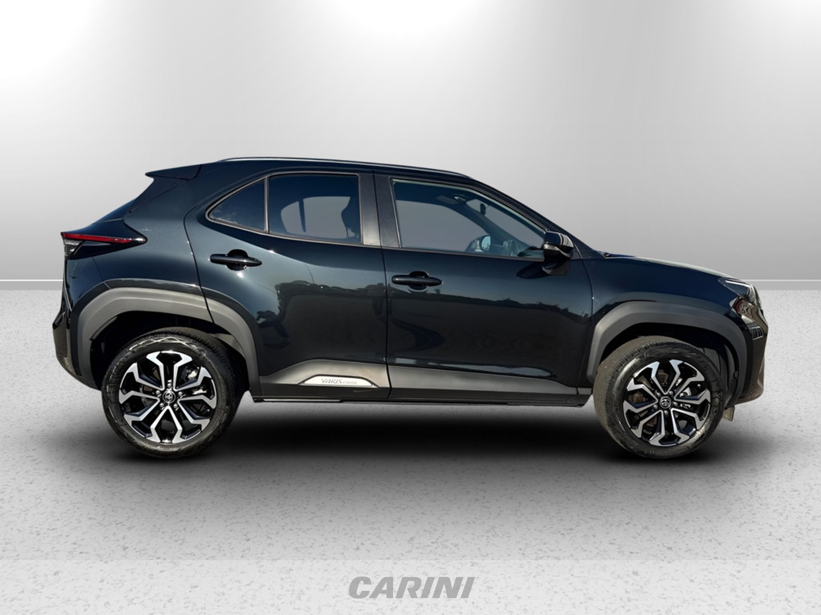 CARINI Toyota yaris cross