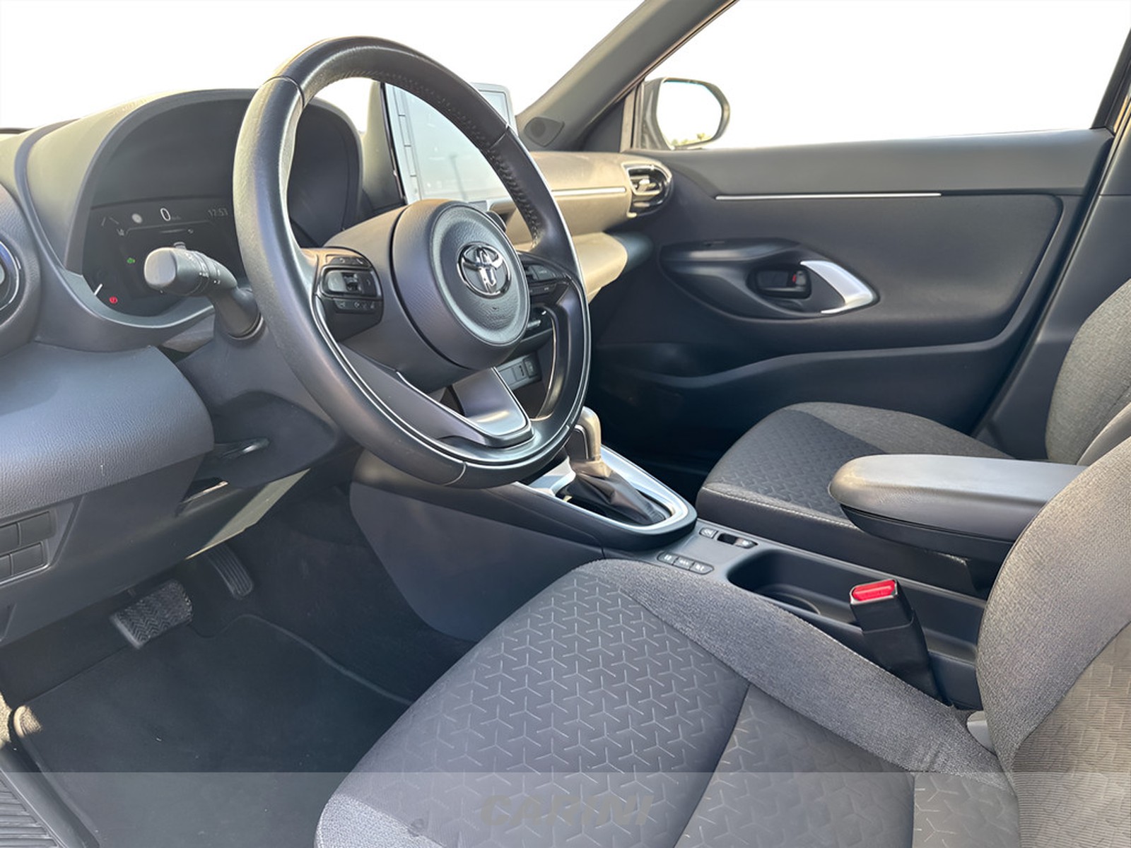 CARINI Toyota yaris cross