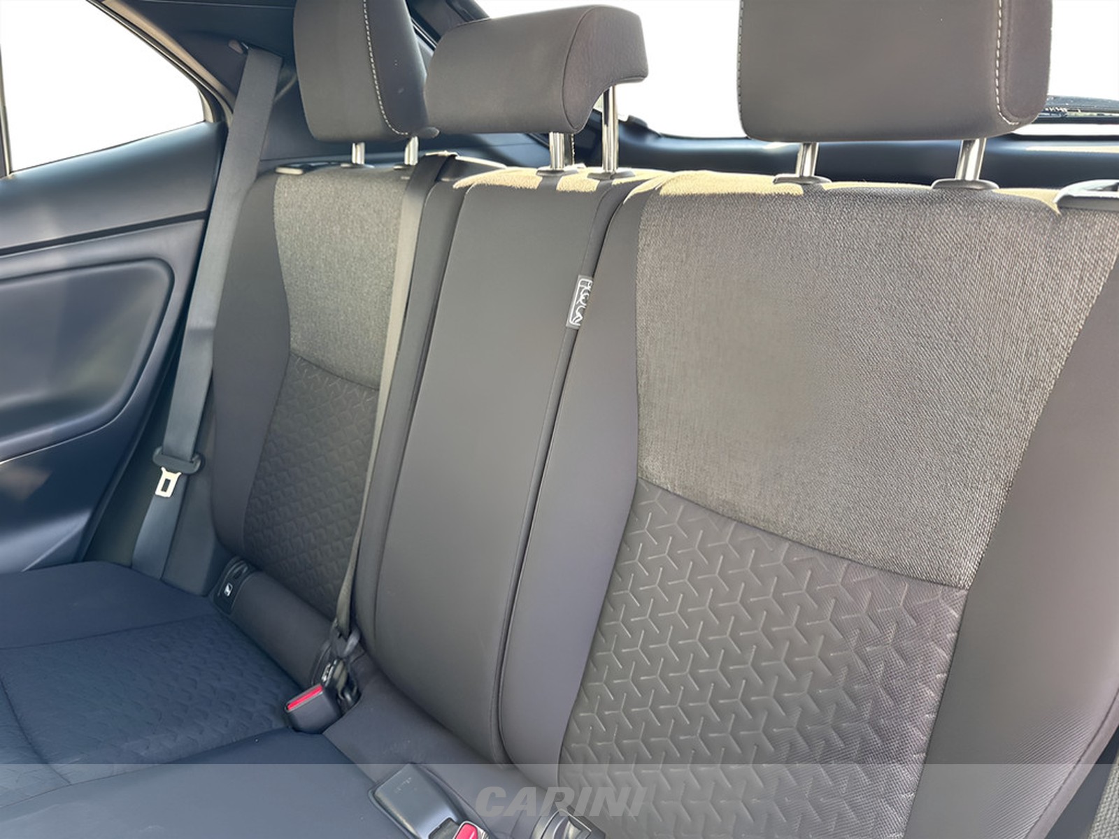 CARINI Toyota yaris cross
