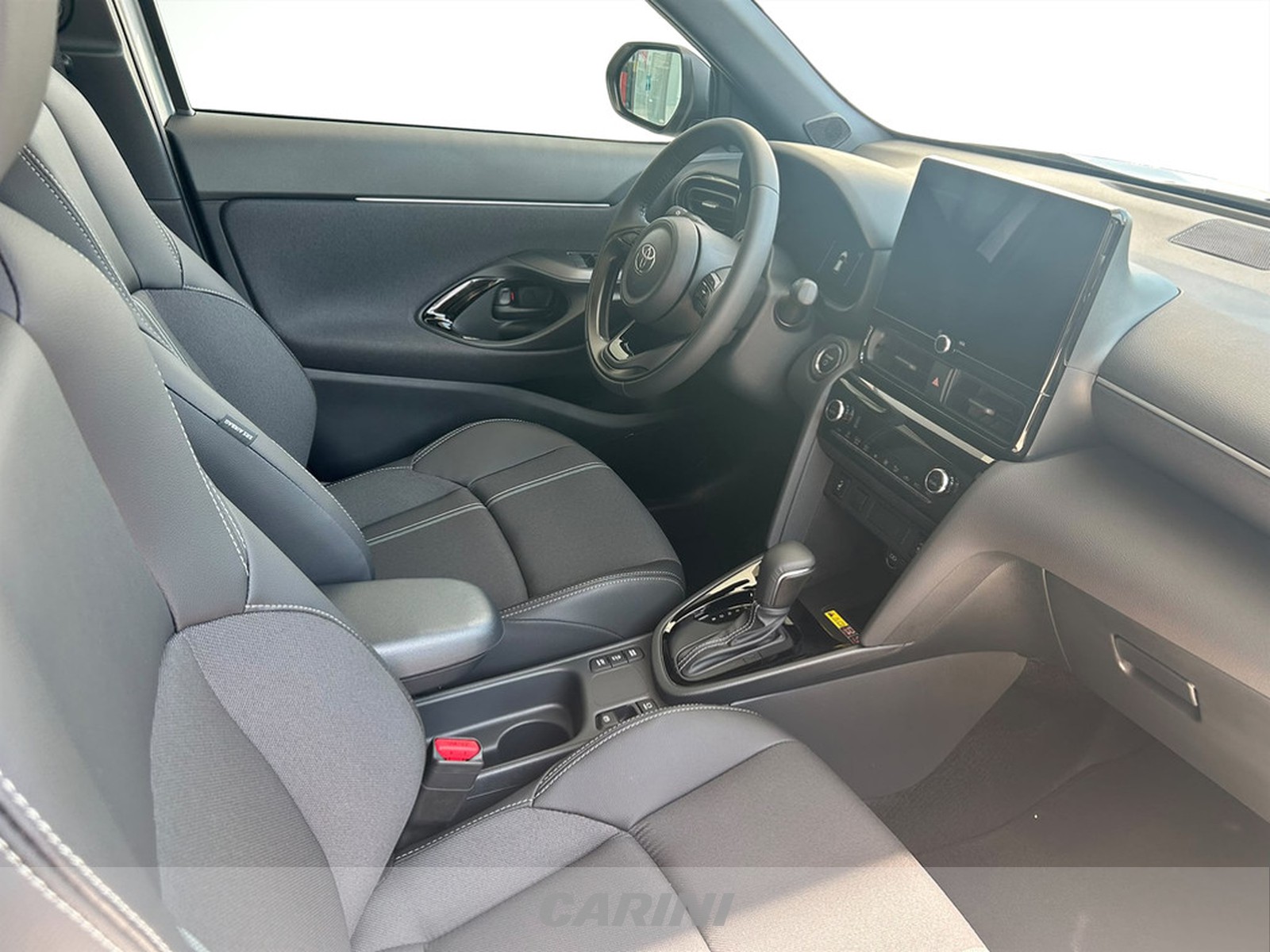 CARINI Toyota yaris cross