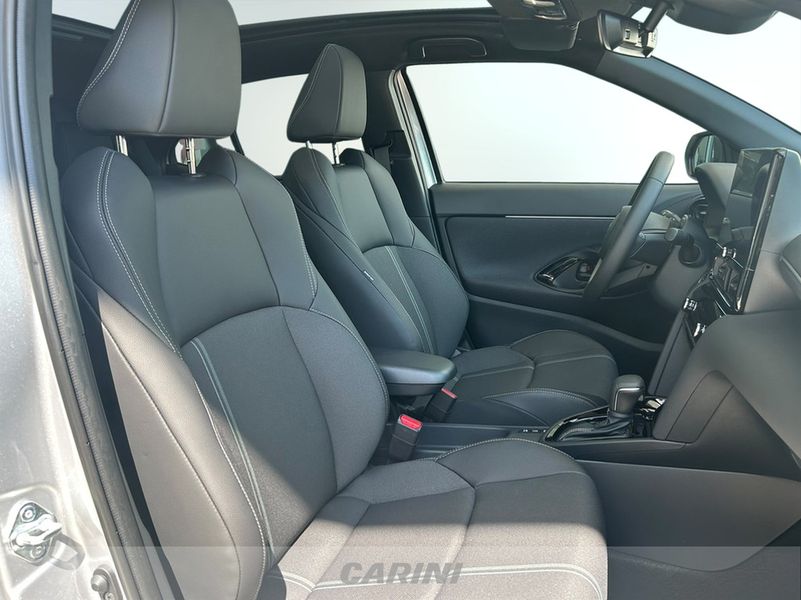 CARINI Toyota yaris cross
