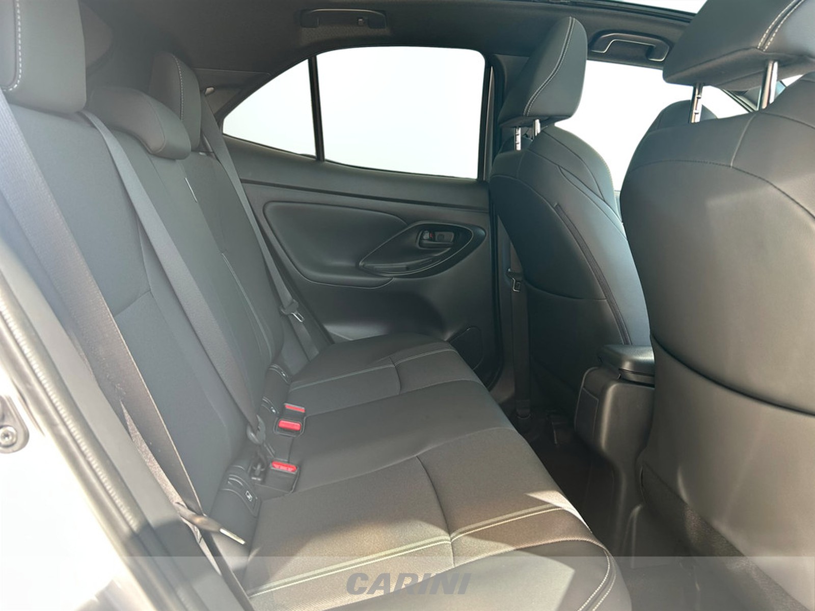 CARINI Toyota yaris cross