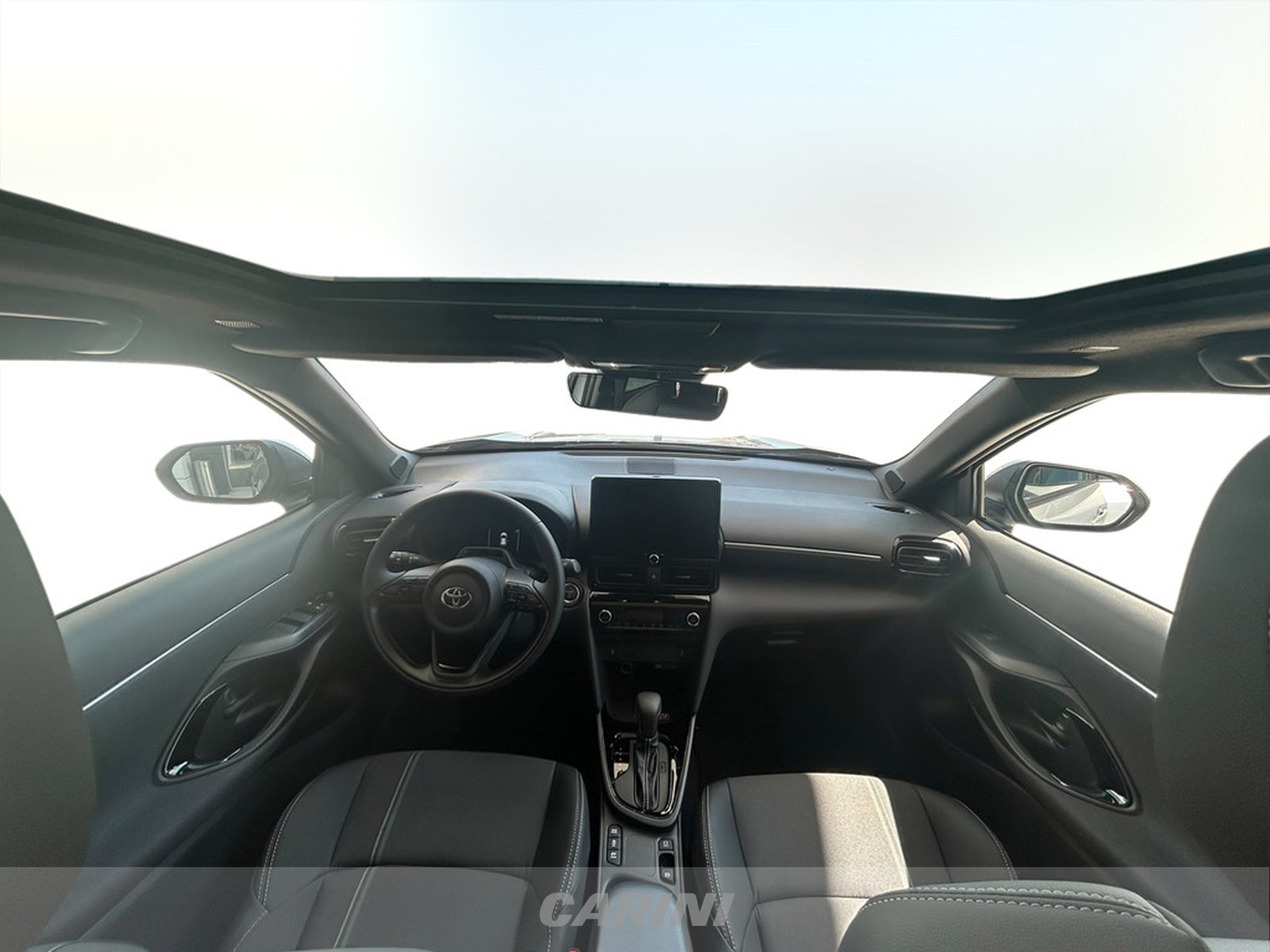 CARINI Toyota yaris cross