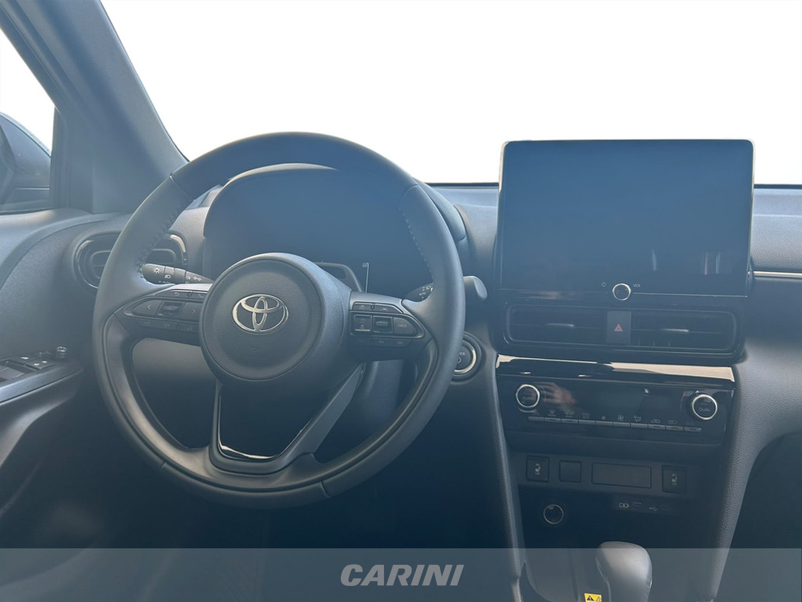 CARINI Toyota yaris cross