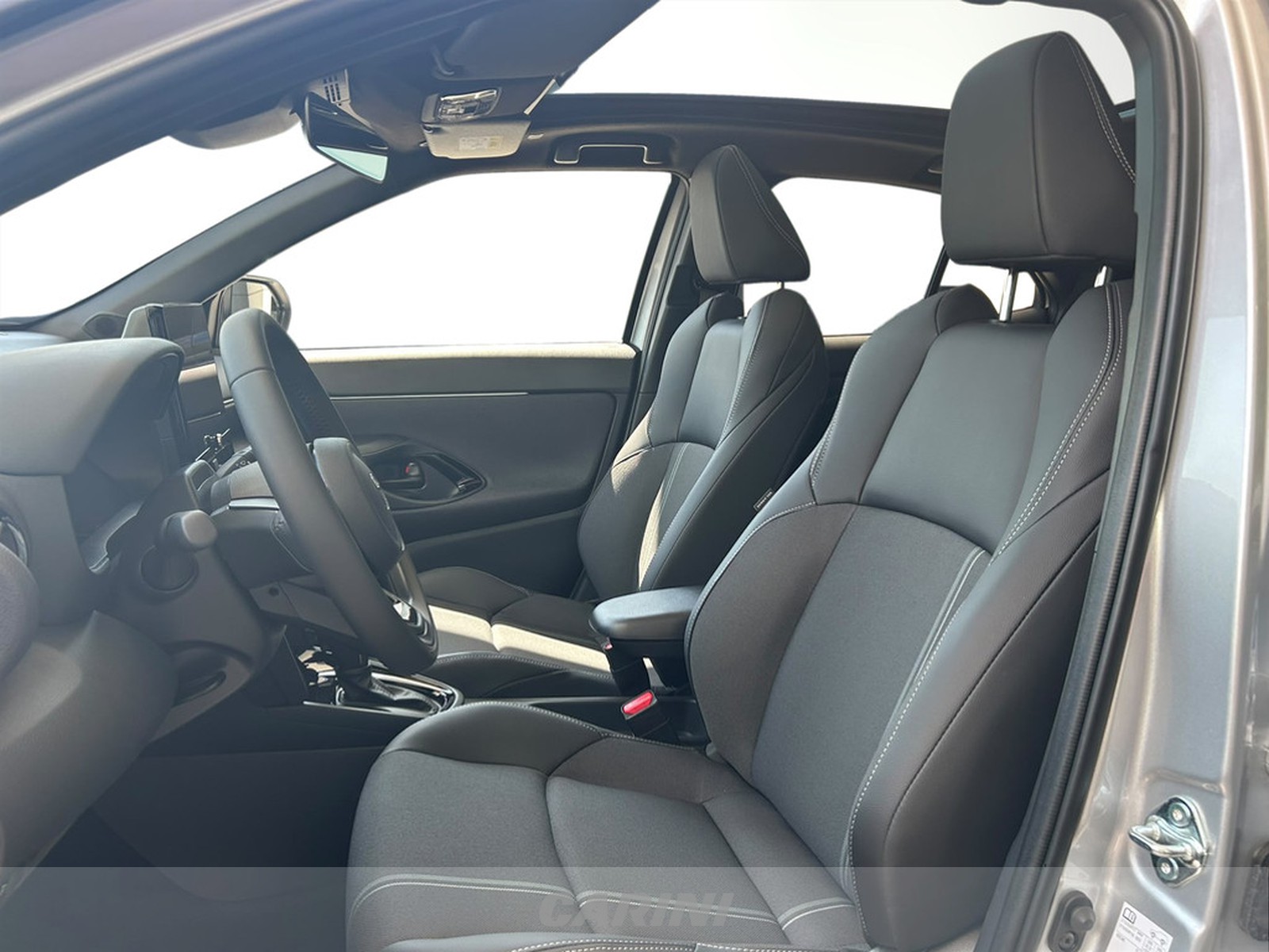 CARINI Toyota yaris cross