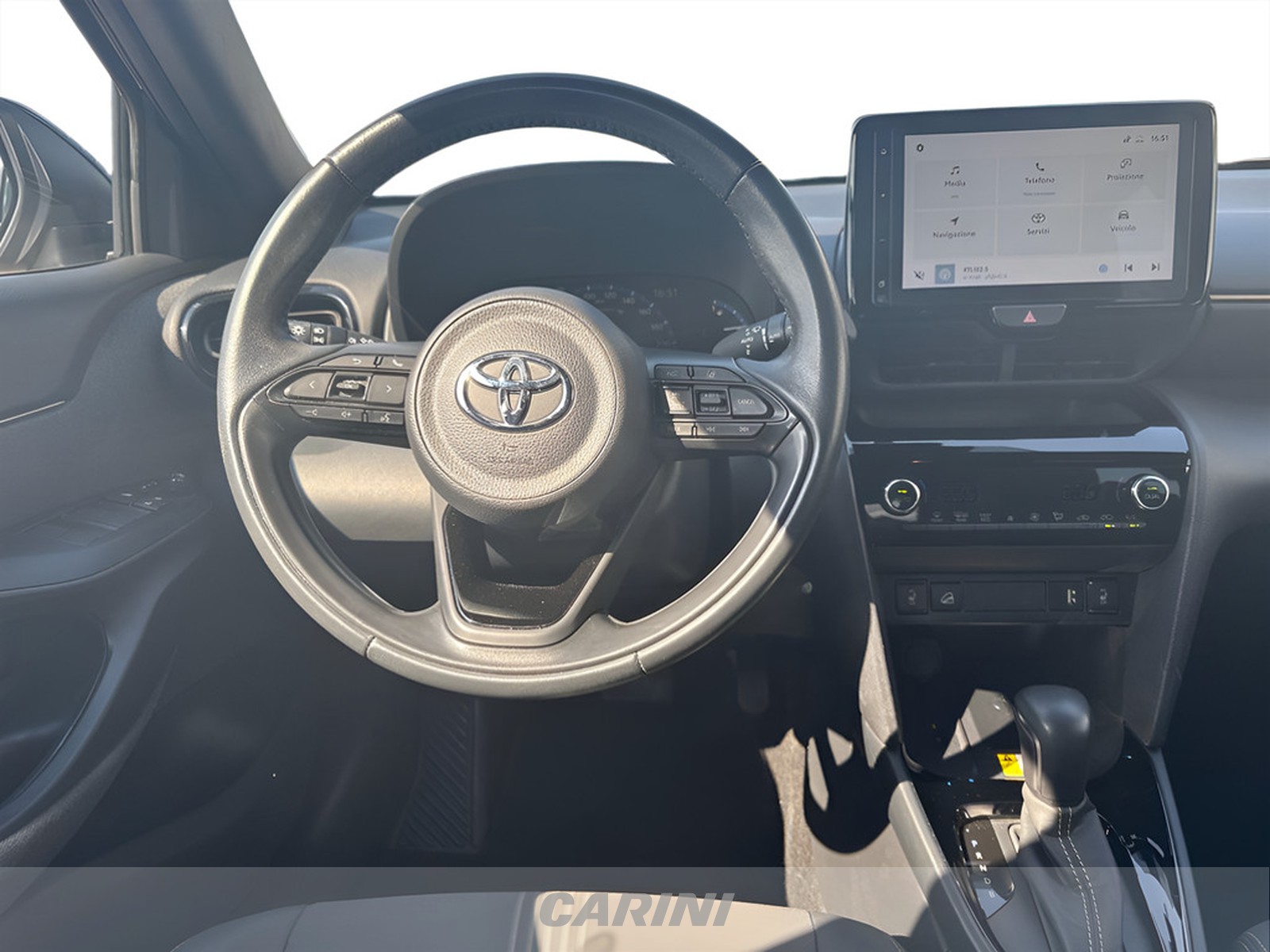 CARINI Toyota yaris cross